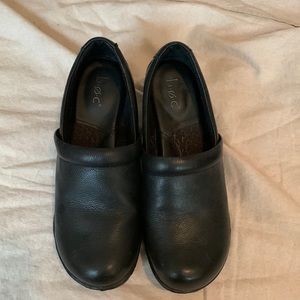 Nurse clogs nonslip